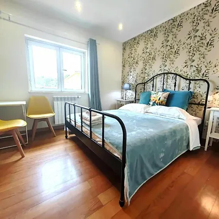Binny's House Cascais - Renting Not The Whole House בית אירוח