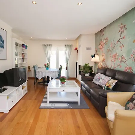 Binny's House Cascais - Renting Not The Whole House