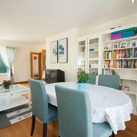 Binny's House Cascais - Renting Not The Whole House * Alcabideche