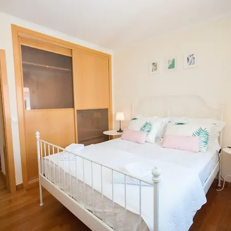 Homestay Binny's House Cascais - Renting Not The Whole House *